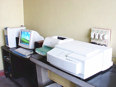 UV-visible spectrophotometer